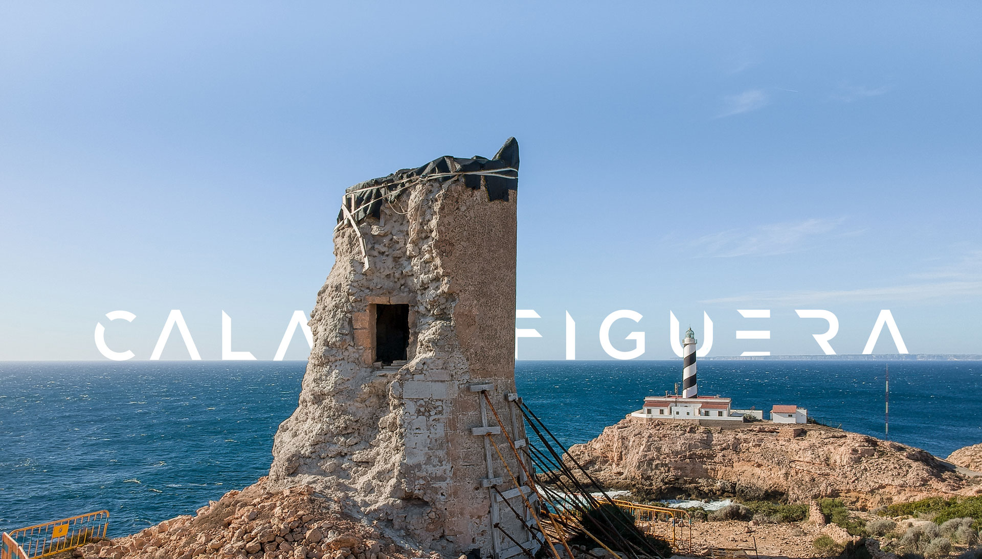 Cala Figuera torre with lighthouse